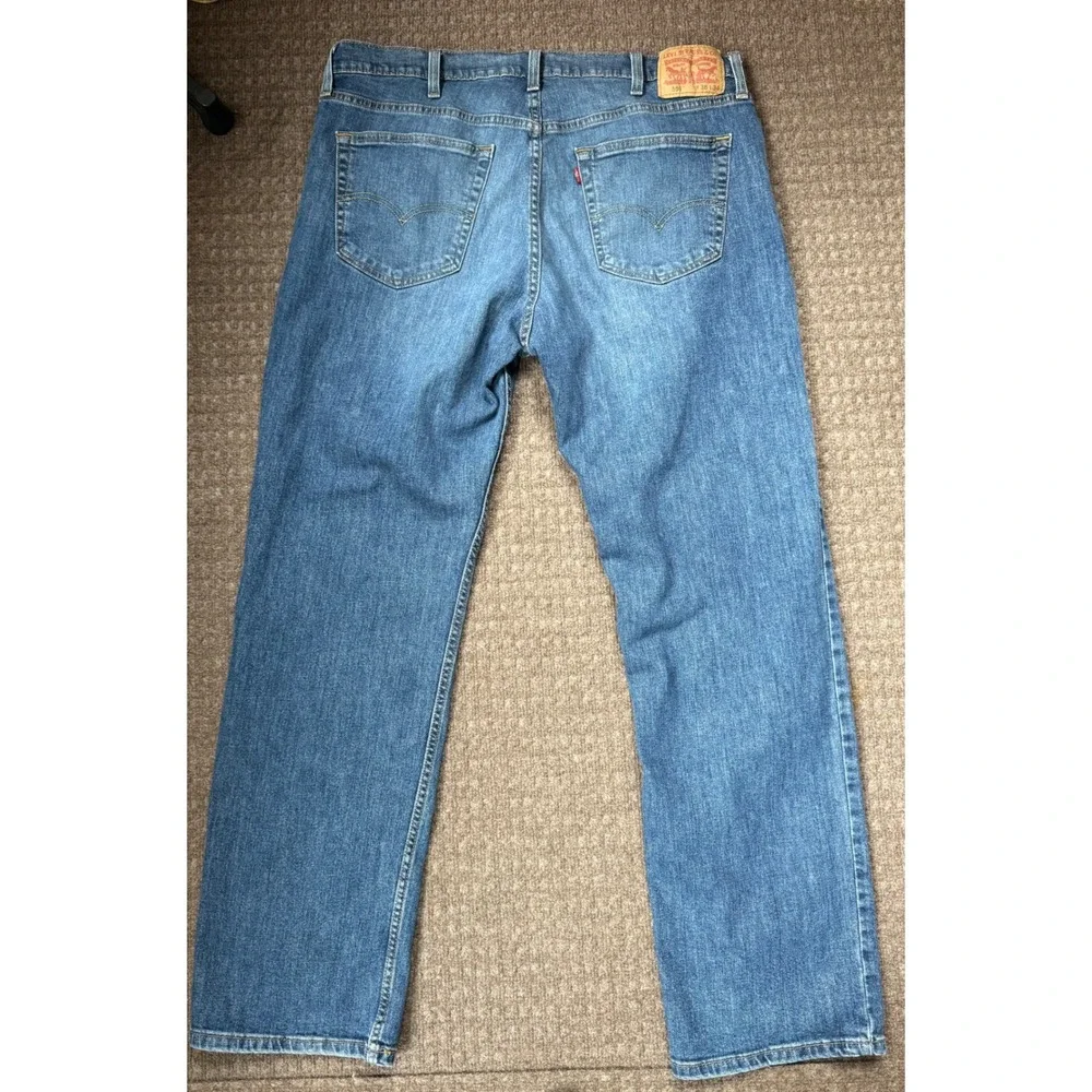 Levis dive into